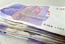 Stos UK Sterling banknotów pieniężnych