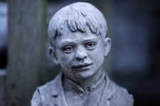 Статуя Little Boy