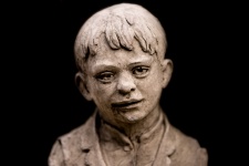 Статуя Little Boy
