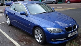 Blau BMW Car