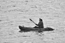 Kanu-Kajak auf dem Meer