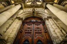 Portas da igreja