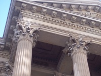 Colunas do tribunal
