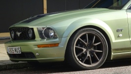 Ford Mustang GT переднего колеса