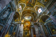ローマの教会の内部