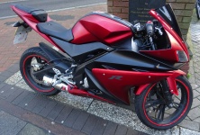 Красный Yamaha мотоциклов