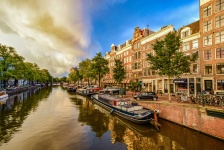 Vihar közeledik Amszterdam