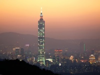 Taipei 101 vid sen skymning