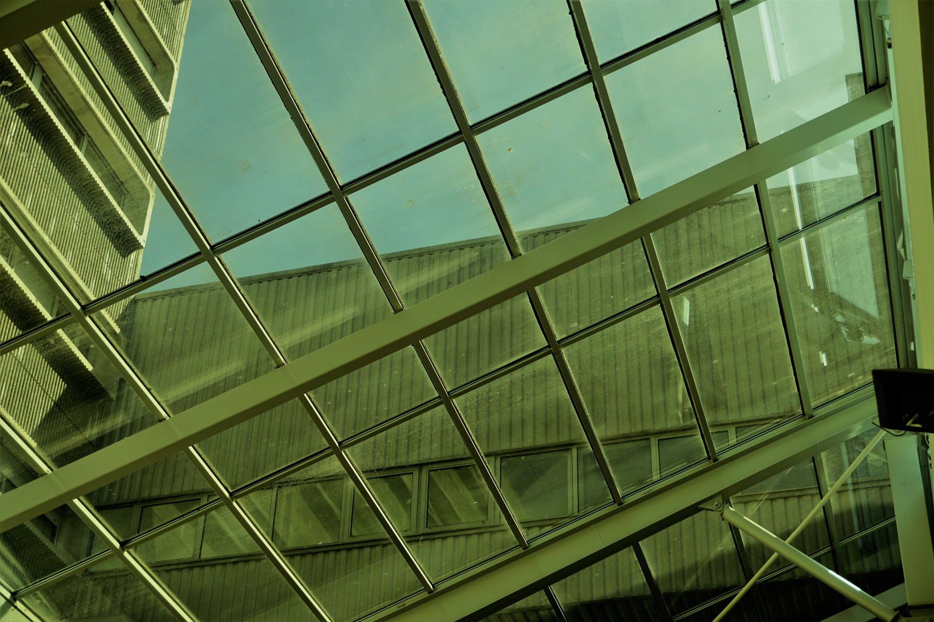 Arquitetura e telhado de vidro