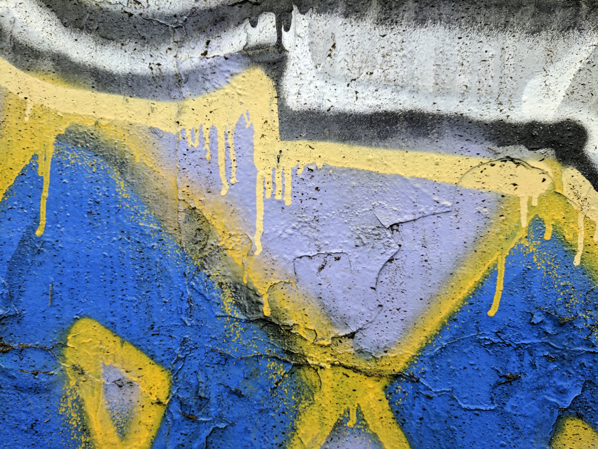 Graffiti azul e amarelo