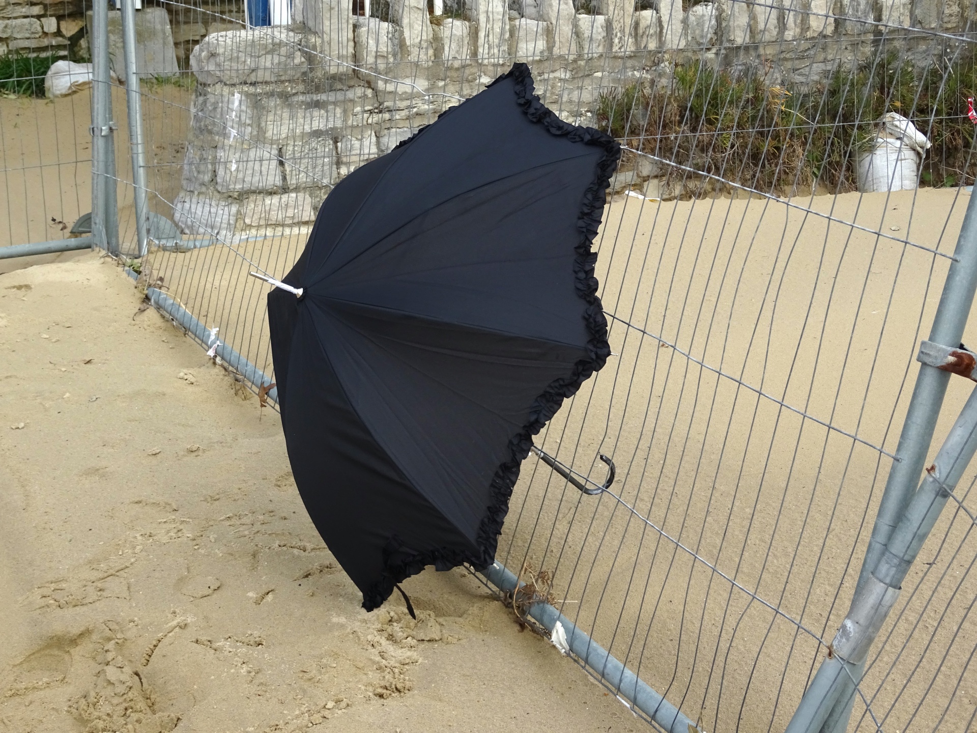 废弃的雨伞