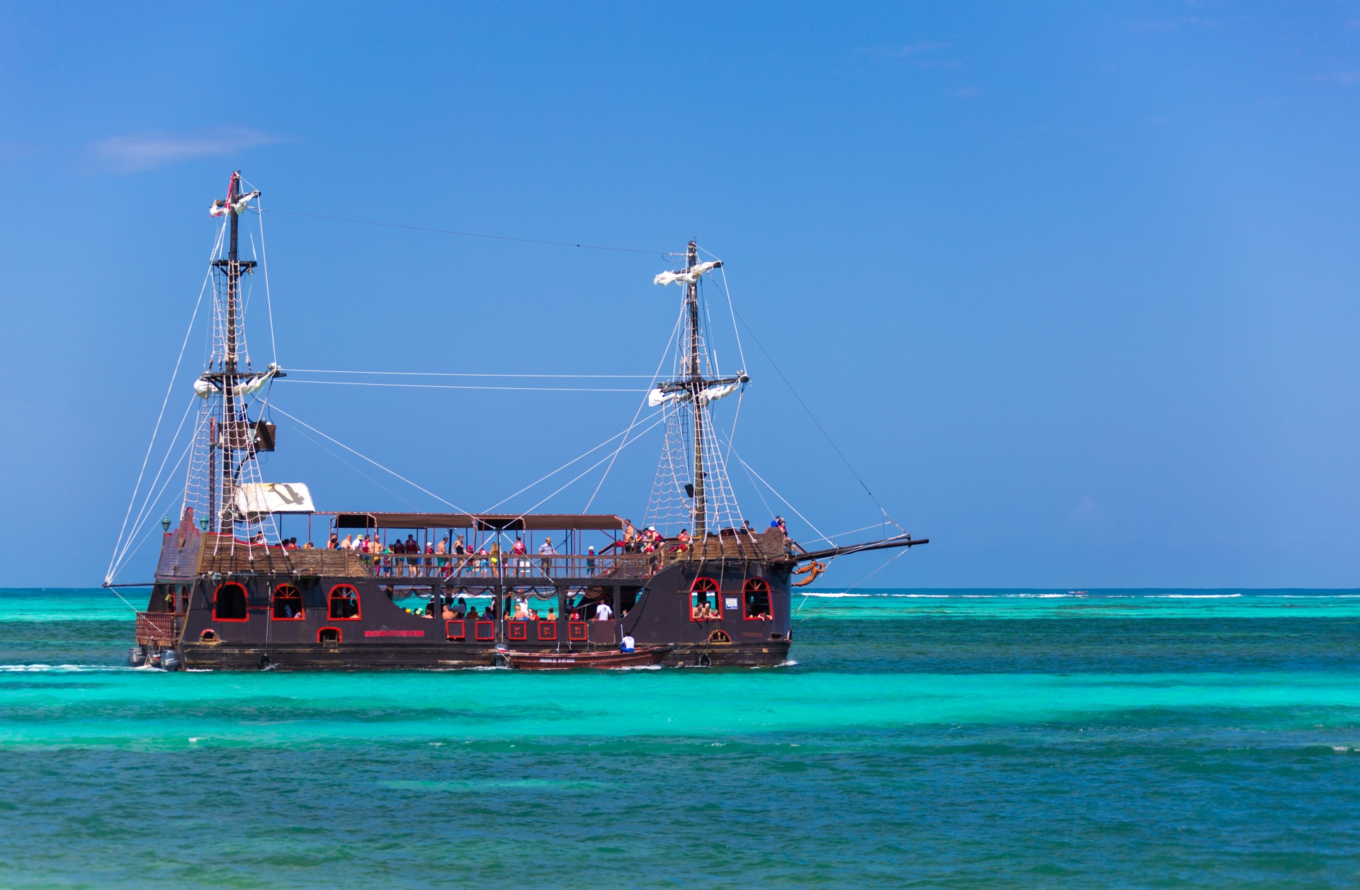 Piratenschip in het Caribisch gebied