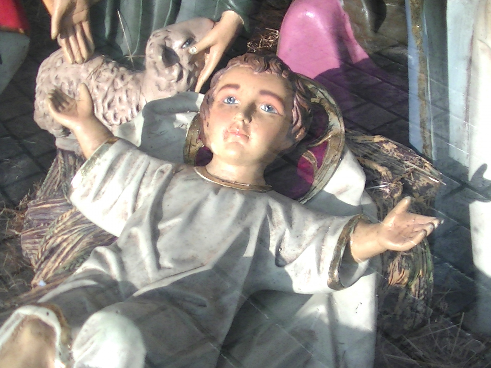 雕像婴儿耶稣