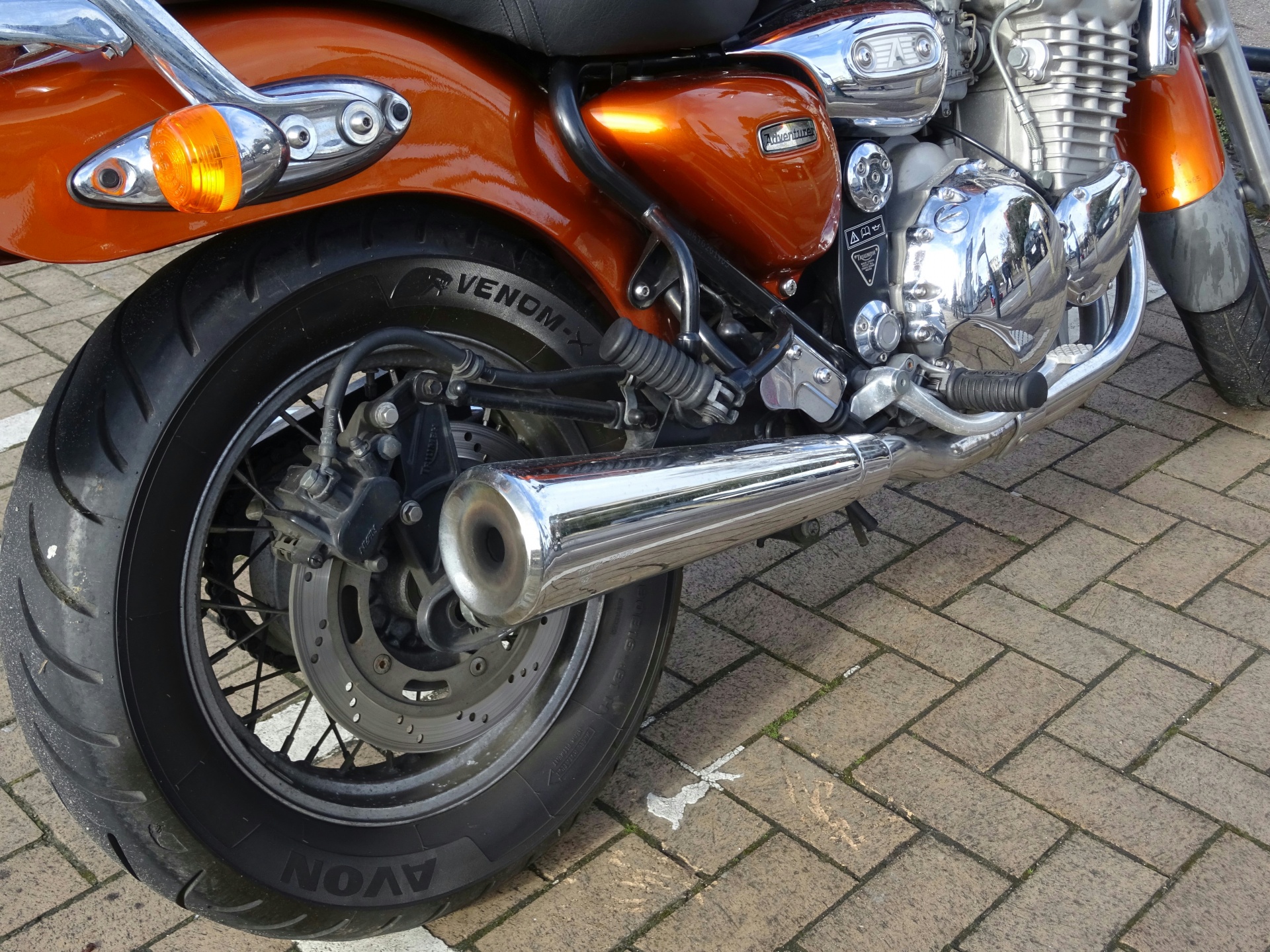 Triumph motorcykel avgassystem