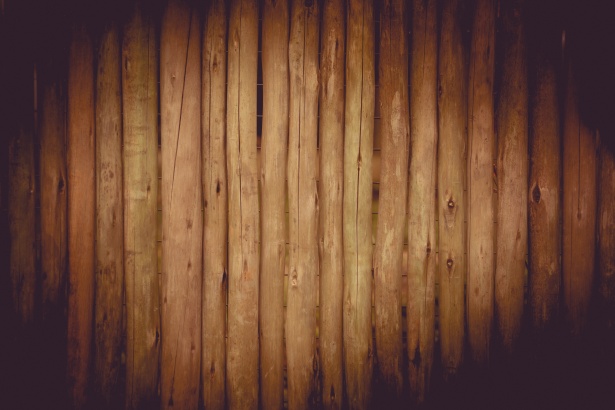Paredes de palos de madera fotografías e imágenes de alta resolución - Alamy