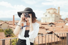Fotograf turystyczny kobiety