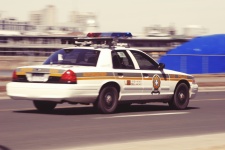 Accelerarea mașinii de poliție