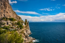 Sziklák és sziklák Amalfi