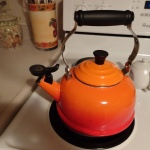Оранжевый чайник