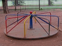 Carrossel de playground