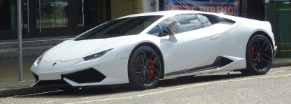 Biały Lamborghini Supercar