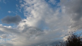Blanco Nubes grises 1