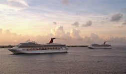 Cruise Ships la Sunrise