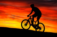 Закат на горном велосипеде