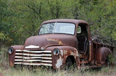 Camionul vechi abandonat