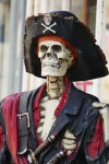Скелет-пират