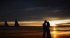 Sonnenuntergang Strand Kuss