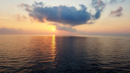 Pôr do sol sobre o mar