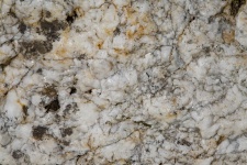 Białe skały kwarcowe