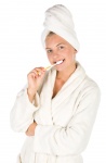Mulher escovando dentes