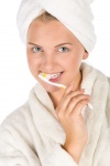 Žena čistit zuby