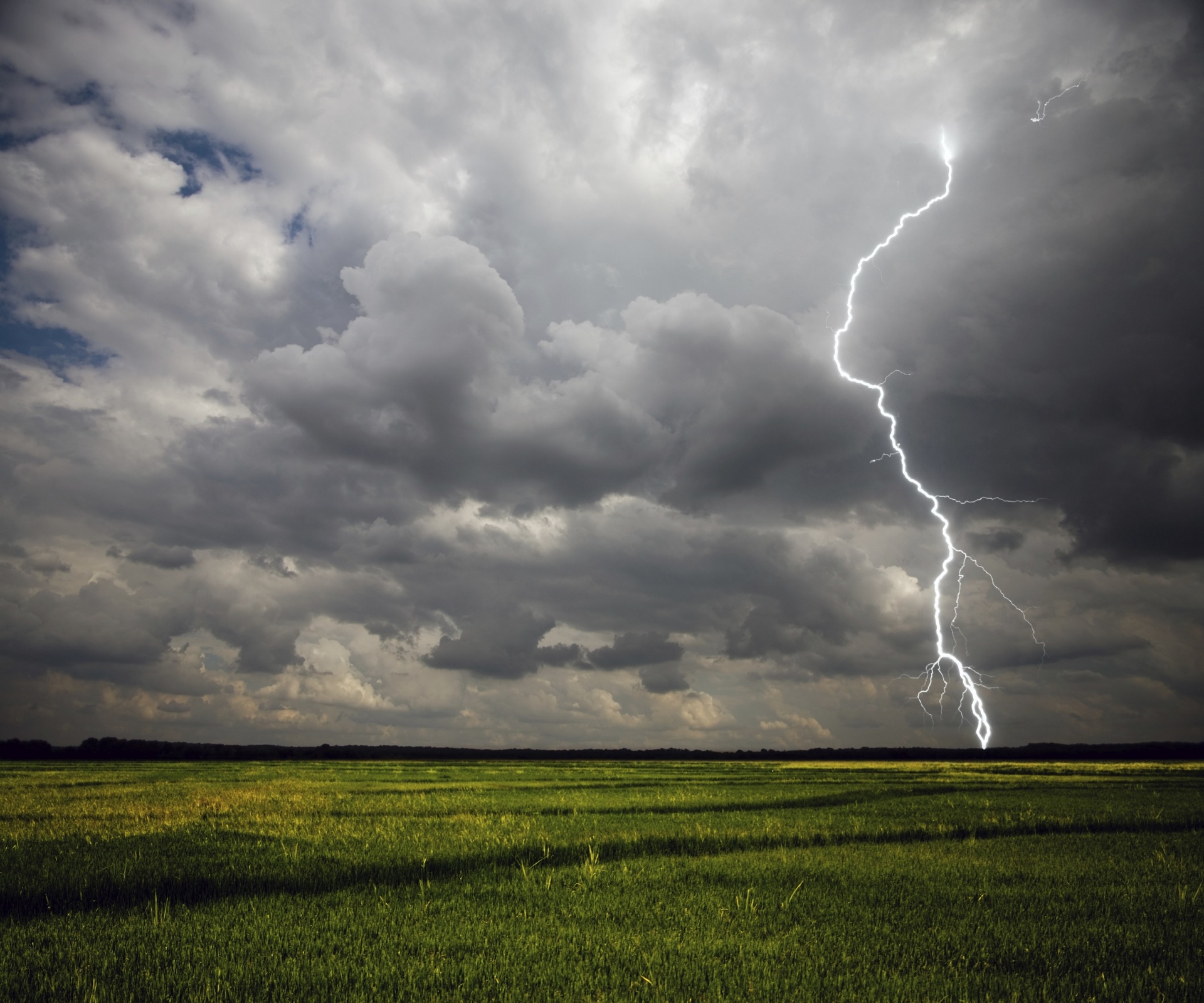 lightning-free-stock-photo-public-domain-pictures