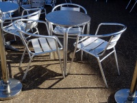Table et chaises en aluminium
