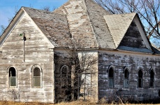 Biserica veche abandonată