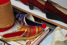 Puntige teen schoenen in Arabische markt