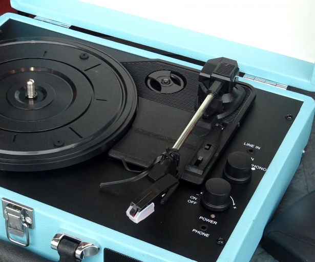 Portable Vinyl Record Player Free Stock Photo - Public Domain Pictures