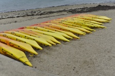 Canoe sulla sabbia