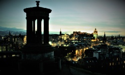 Wieczorem panoramę miasta Edynburga