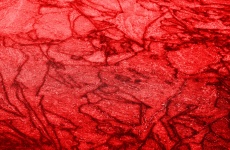 Rouge abstrait de l'eau gelée