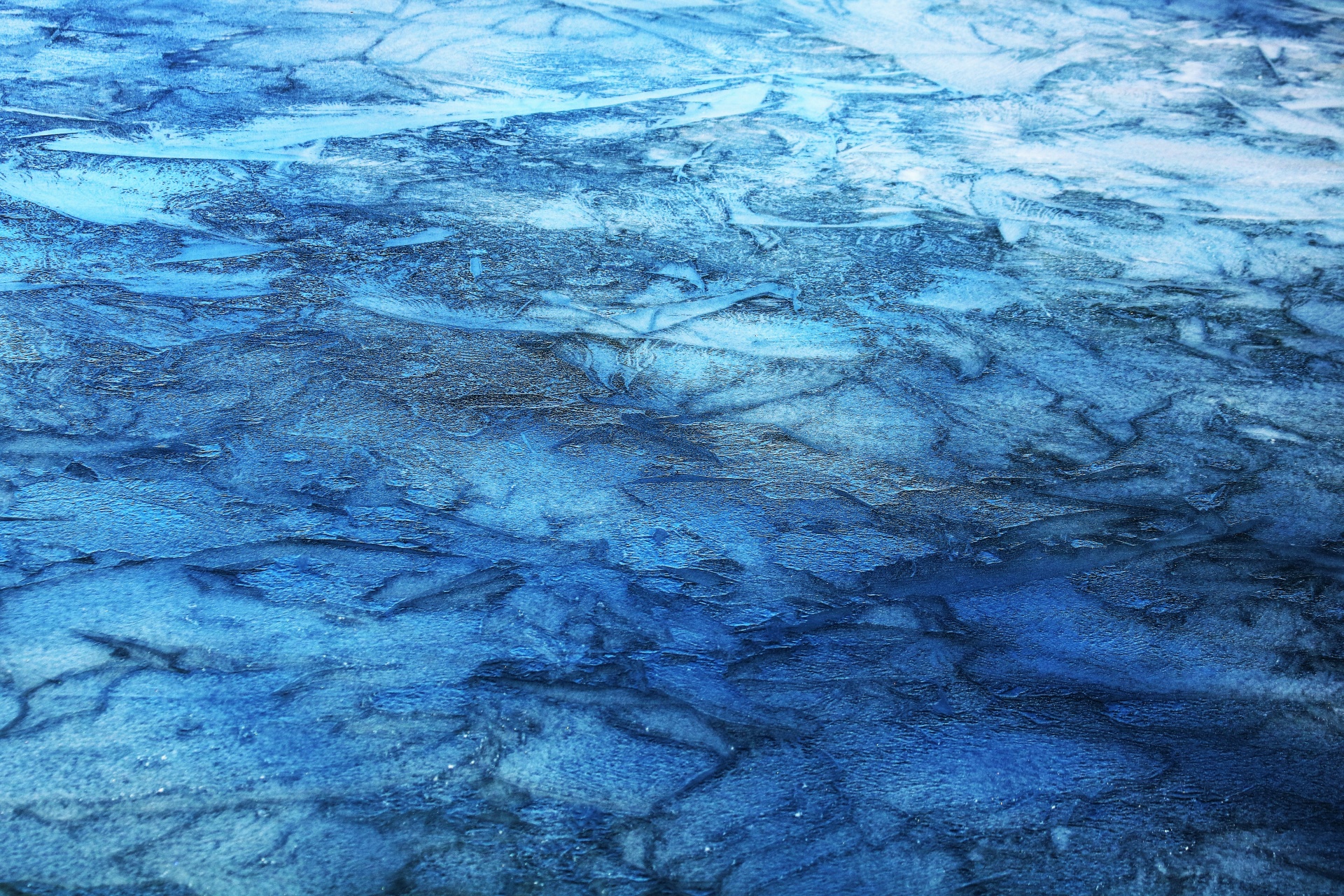 Acqua congelata astratta blu