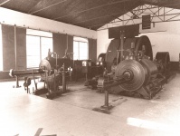 Motor de vapor enorme del estilo 1910s