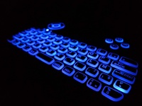 Niebieskie podświetlenie klawiatury Azer