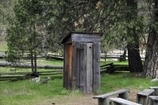 Gamla Outhouse