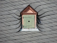Velha janela de telhado