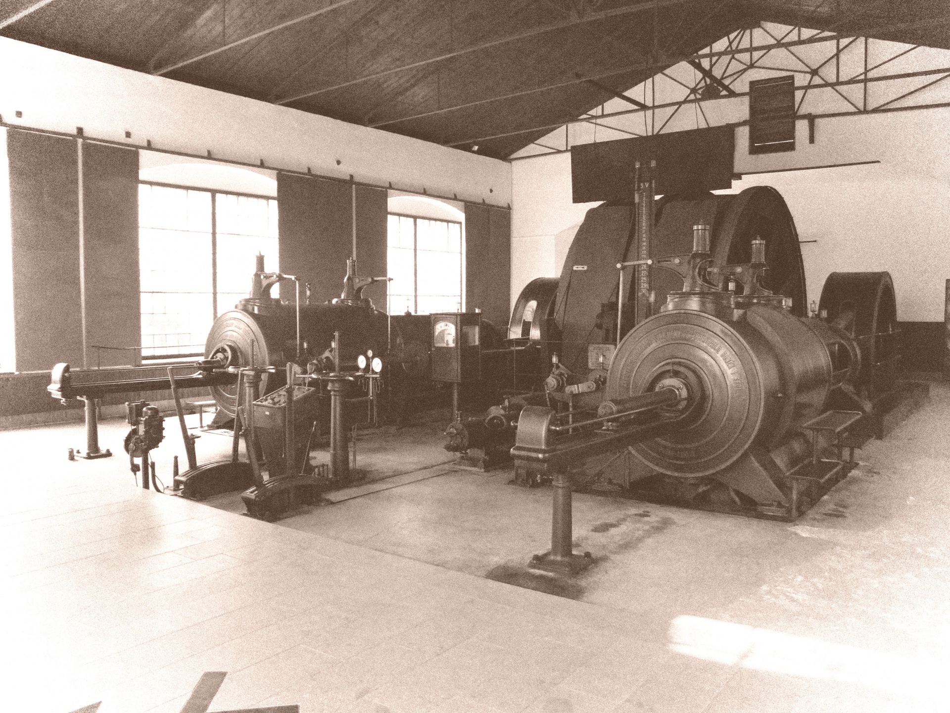 1910s Style Huge Steam Engine