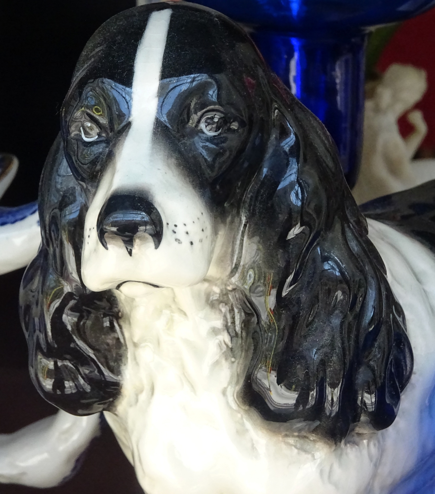 Antik porcelán kutya